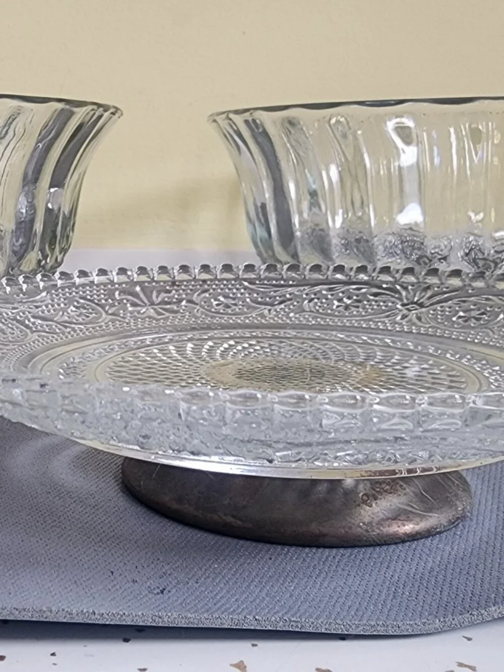 Pair of Elegant Vintage Serving Bowls & Candy Dish Pedestal with Silver Base - Picture 8 of 11